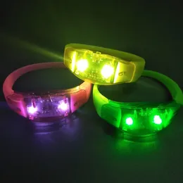 LED -Spielzeug 7 Farbschallsteuerung Blinkes Armband Leuchte Armreifen Armband Musik aktiviert Nachtleuchte Aktivität Party Bars Disco Cheer Toys 2023