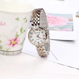 Роскошные женские часы изысканные студенты Простая повседневная атмосфера мода тенденция ретро браслет Ненамеханические часы.