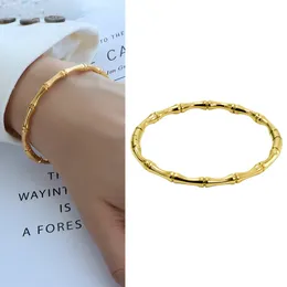 2022 Rostfritt stålarmband för kvinnor Fashion Charm Bangle Luxury Gold Color Jewelry with Crystal Rhinestone Pave Opening Trendy Plated Metal Accessories Girls Girls