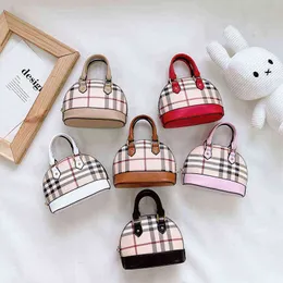 Ins-Flickor Shell Handväska Barn Plaid Printed Metail Chain Crossbody Bags Luxury Kids Lattice Singel Shoulder Princess Bag A7850 Fashion