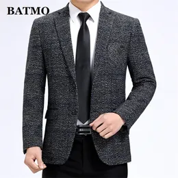 BATMO到着高品質のスマートな格子縞のカジュアルブレザーメン、メンズカジュアルスーツ、メンズジャケットプラスサイズM-3XL 507 220504