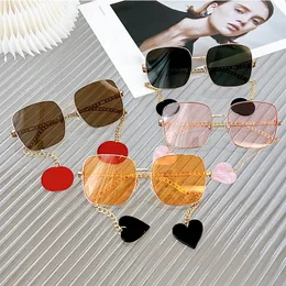 Beliebte Herren-Damen-Sonnenbrille mit Anhänger, 0724, beliebter Stern, gleicher Stil, Urlaub, Reisefoto, bevorzugte Damen-Sonnenbrille, Top-Qualität mit Originalverpackung