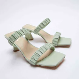 Sandali Slides Summer New 2022 Scarpe da donna Pantofole Open Toe Fashion Green Square Naso pieghettato da una cintura di parole Tacchi alti sottili 220413