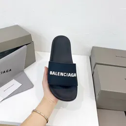 Slippers AAA Дизайнеры скользят мужские тапочки мешка Bloom цветы