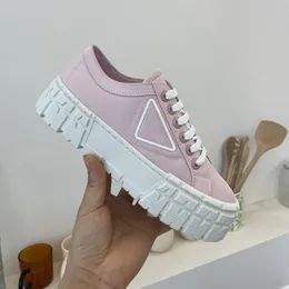 Scarpe da ginnastica in gabardine di nylon con doppia ruota per le donne Scarpe firmate Sneaker con plateau bianco blu deserto beige Scarpe da ginnastica con tacco grosso ispirate agli pneumatici da motocross Definisce