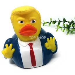 2022 novità divertente PVC Trump Ducks Cartoon Bath Floating Water Toys Donald Trump Duck Challenge President MAGA Party Supplies regalo creativo 8.5 * 10 * 8.5 cm EE