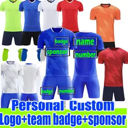 Custom Soccer Jerseys 2022 Customized Logo Team Badge och Sponsor Personlig Anpassning Fotbollskjortor Satser Matchande Socks Män Kids Jersey Kit