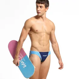 Menores de banho masculinos sexy masculino de biquíni baixa Brincadeira Sport Sport Beach Surf Fashion Masculino Nylon Rápido Dry Bathing Swimsuitmen's