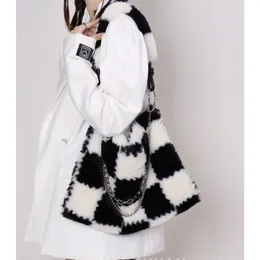 Worki wieczorowe projekty szachownicy Kobiety miękki pluszowe torba na ramię moda damskie furskie torebki łańcucha fur