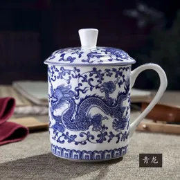 أكواب Jingdezhen الأزرق والأبيض القدح الخزف الصيني التنين السيراميك كأس تلبية المياه شاي العظم