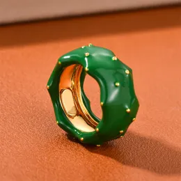 2022 New Circle Green Drop Glaze Ring 불규칙한 원형 구리 금도금 과장된 패션 장식 여성 보석 선물