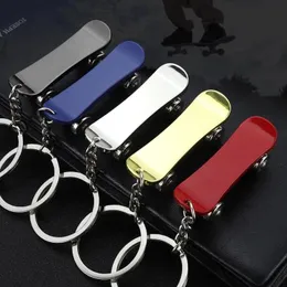 Keychains Creative Simulation Mini Skateboard Key Ring Multicolor Metal Four Wheel Scooter Keychain Exquisite Pendant For Boyfriend Gift Keyc
