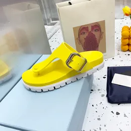 2022 Мода Женщина-сандаловая дизайнер резиновый шлепанц