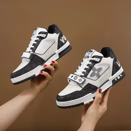 Wysokiej jakości wiosenne buty luksusowe designerskie sneaker pasujące białą matte cowhide z tym samym kolorem podędzi zewnętrzne Size38-45 MKJK00002 VCBNMKLYFGTDXX