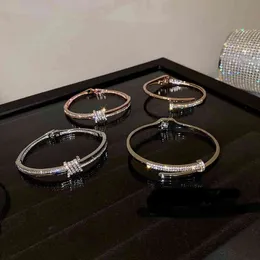 Дизайнерский браслет для женщины мужские мужские любимые металлические бриллианты Инкрустанный открытый жирный сестринский браслет браслет мода Персонализированные подруги 2022 Новый женский браслет