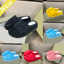 Topp män kvinnor designer tofflor bomull svamp logotyp präglade plattform sandaler med låda svart mörkrosa ljusblå gul röd lyx 5 cm strand glider 35-45 euro