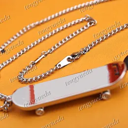 Deluxe moda deskorolka Naszyjniki Regulowany łańcuch obrotowy metalowe metalowe litery dla mężczyzn Prezent