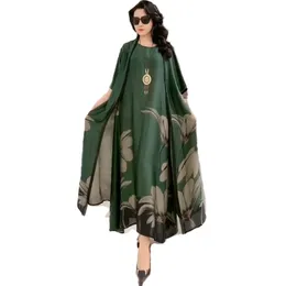 Silkklänning Tvådelar Kvinnors eleganta blommor plus storlek Casual Beach Vintage Long Mother Dress Summer Fashion 220531