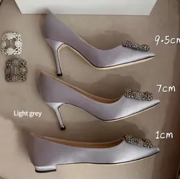 Sandali di alta qualità Designer Scarpe da sposa per feste Sposa Donna Sandali da donna Moda Scarpe eleganti sexy Scarpe a punta Tacchi alti in pelle Glitter J0525