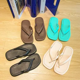 2022 Summer Solid Color Jelly Slippers woman Flip Flops Candy Comfortable beach outdoor sandals woman girls Simple Design With Soft Bottom Flat chan and el
