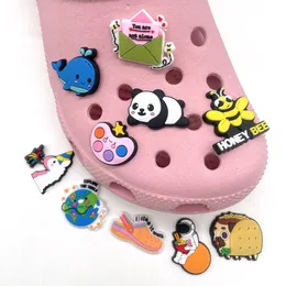 1Pcs Various Animal Dog Bee Shoe Charms Decorations Shoe Accessories Fit Croc Jibz Wristbands Kids Party Presents