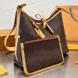 2022 kadın çanta ile çanta crossbody çanta bayan vintage omuz çantası büyük kapasiteli çantalar yüksek kaliteli moda harfleri çiçek baskısı ayarlanabilir kayışlar