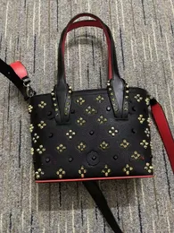 Frau druckt Taschen Mädchen Umhängetaschen Echtes Leder Nieten Spikes Schleife Umhängetasche Cabata Designermarken Handtaschen