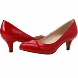 Elbise ayakkabıları yüksek topuklu tasarımcı kadınlar moda tüm mevsimler sivri pompalar sığ ağız orta topuklu sandalet lüks düğün ayakkabıları 220610