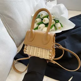 Designer handväska dam Mode handväska 2022 Ny bärbar halm vävd väska Summer Beach Luxury Bag G220718