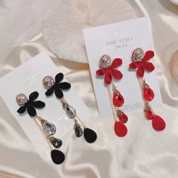 Dangle żyrandol Korea Eleganckie aksamitne kolczyki dla kobiet dla kobiet kryształowa woda kropla długa łańcuch perłowy brzęk biżuterii