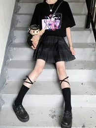 여자 티셔츠 QWEEK Y2K EGIRL 애니메이션 그래픽 T 셔츠 여자 Harajuku 스트리트웨어 JK 커플 티 소프트 소녀 검은 짧은 소매 탑 2022 Summ