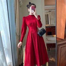 Winter Dress Red Velvet Flare Puff Sleeve Half High Neck Slim Waist Fold Ruched Long Dress Elegant Lady Vintage Womens Gown 220317