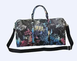 53cm大容量の女性スーツケース旅行バッグ有名な古典的な新しい男性ショルダーデザイナーダッフルバッグは荷物を運びます