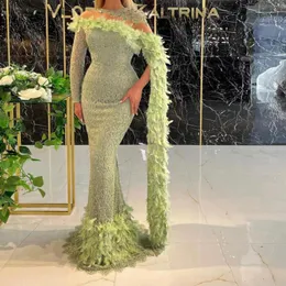 Abiti da ballo verde sirena Abiti da sera sexy senza spalline maniche lunghe Mantella in pizzo con paillettes Appliques Strascico di piume Abiti da festa formali taglie forti Realizzato su misura