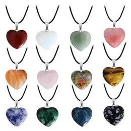 Natural Crystal Stone Pendant Halsband Hand snidad kreativ hjärtaformad ädelstenhalsband Fashion Accessory Gift med kedja 20mm GC1491