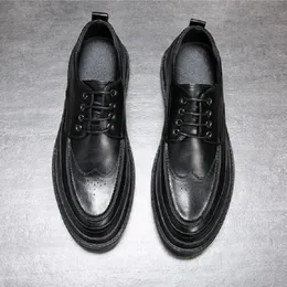 Design Men Leather Sapatos casuais confortáveis ​​Chaussures Slip Slip em sapatos preguiçosos Zapatos Hombre