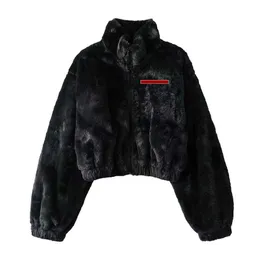 レディースファーフェイクファージャケットウールウーマンコートセータージャケットレディアウトウェアのための温かい厚いウインドブレーカートップアジアサイズS-l