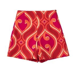 TRAF Women Fashion Front Pleated Geometric Print Shorts Vintage High Waist Side Zipper Female Short Pants Mujer 220419