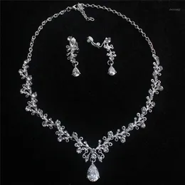 Set di gioielli da sposa Fashion Zircon Delicate collane girocollo da sposa e orecchini pendenti per accessori per abiti da festa da donnaMatrimonio