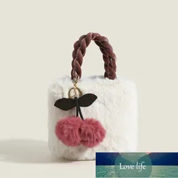 Novo Winter Winter Furry ombro mensageiro de noite bolsa de cereja garota luxuosa qualidade peluda de qualidade mais recente estilo