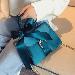 Borse a tracolla di lusso Bowknot Borse da donna Catene con patta Borsa a tracolla di colore solido moda donna Borse nere di design femminile 220427