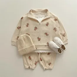 Våren spädbarn baby tecknad kläd set småbarn pojkar flickor långärmad tröja + byxor 2 stiger barn söta björnkläder set 220507