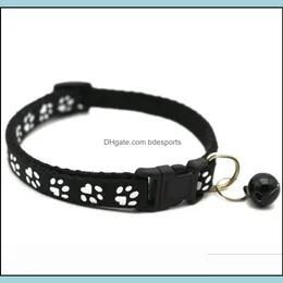 Cat 12styles Dog Puppy Collar Breakaway Regulowane Cats Collars z Bell Bling Paw Charms Pet Decoration Dostawa 2021 smyczy