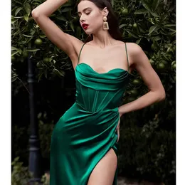 Summer Prom Dress Women S Sling senza maniche tinta unita One Word Neck Slim Fit aperto sul retro con spacco rosso sexy 220613