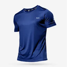 Высококачественные полиэфирные мужчины, работающие на футболке, быстрое сухое тренировка по фитнесу упражнения одежда спортивные топы легкие 220627