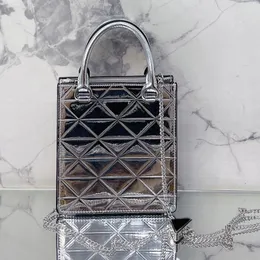 Full Drill Triangle Bag Mini Handväska Crossbody-väskor Damer Tote Handväskor Kedjeplånbok Utsökt liten ficka Shimmer Diamante