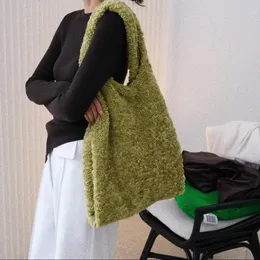 이브닝 가방 세련된 치유 따뜻한 양고기 머리카락 가방 게으른 겨드랑이 클러치 여자 선물 여성 패션 베개 양모 -40evening