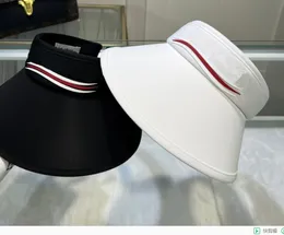 Visores de verão de verão Sun Hat Hat Cap 2022 Verão Novo designer Big Brim Caps Design de letras à prova de vento para homens Mulheres pretas cor branca qualidade superior