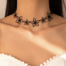 Collana girocollo con catena di fiori neri alla moda INS per collare regalo regolabile per gioielli da festa con geometria cava