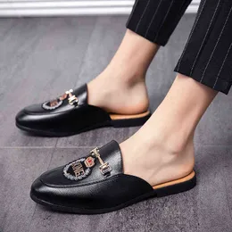 Dres Shoe Black Half Shoe för män Mule Loafer Slipper Läder Backles Casual Fashion Mockasin Homme Slip on Flat Sandal Summer 220723
